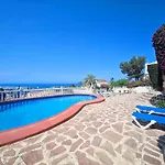 Guest house Alturas Del Montgo 3*